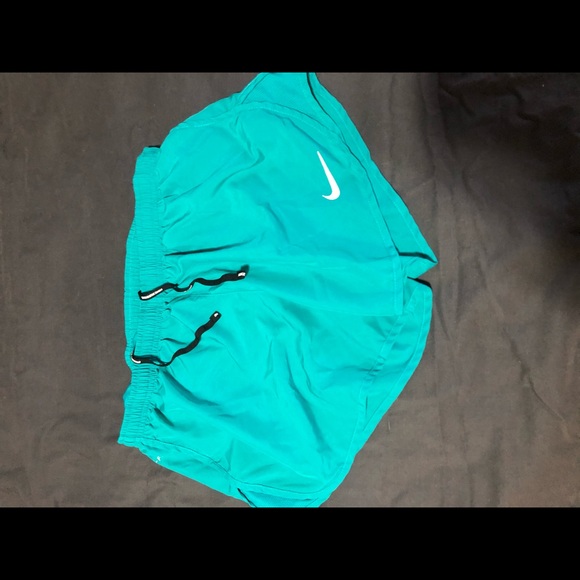 NIKE RUNNING SHORTS - Picture 2 of 3